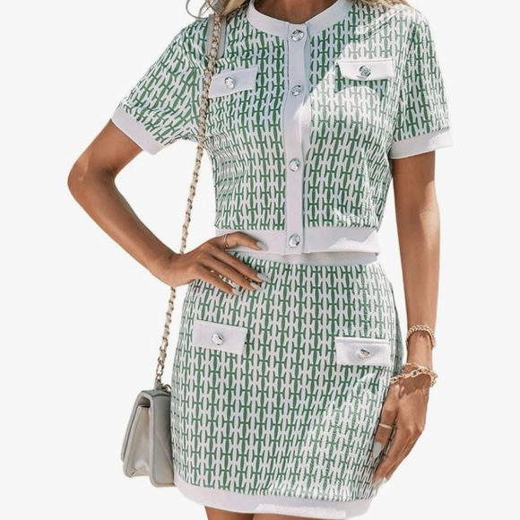 Dresses & Skirts - Green and white two piece set.
